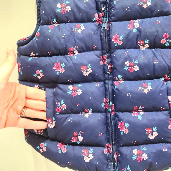 Gymboree fleeced lined puffer vest - Picture 2 of 6